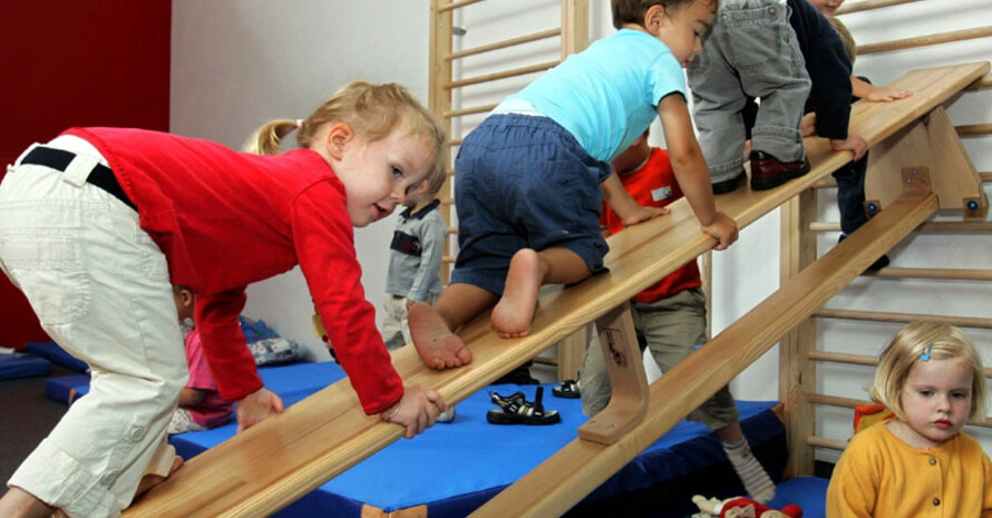 Mut, Ausdauer, koordinative Fertigkeiten: das lernen schon die Kleinsten mit viel Spaß im Sportverein. Foto: picture-alliance